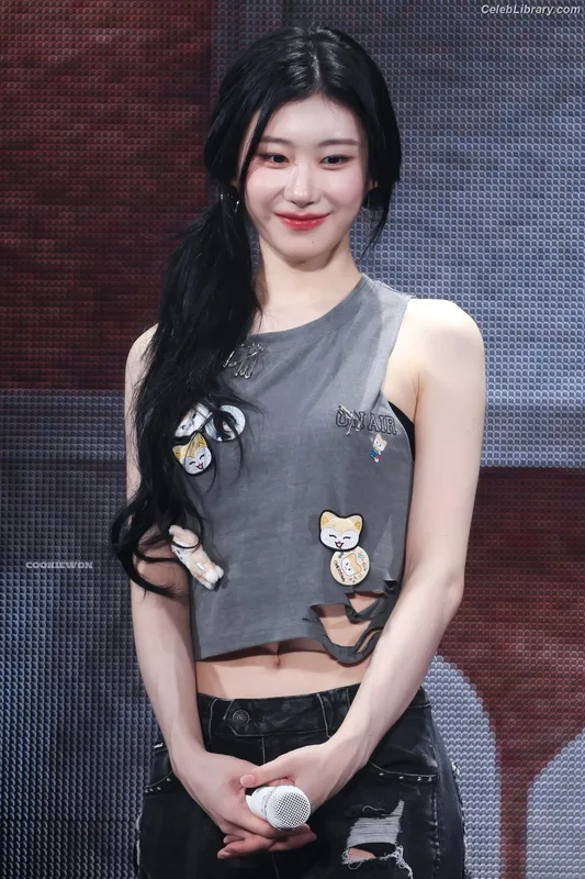 Chaeryeong - ITZY (채령) photo 2 of 660