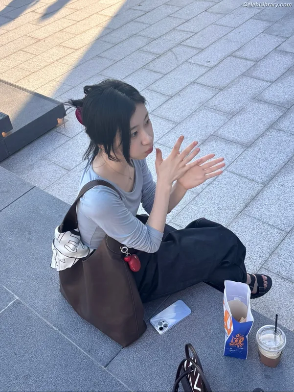Chaeryeong - ITZY (채령) photo 16 of 660