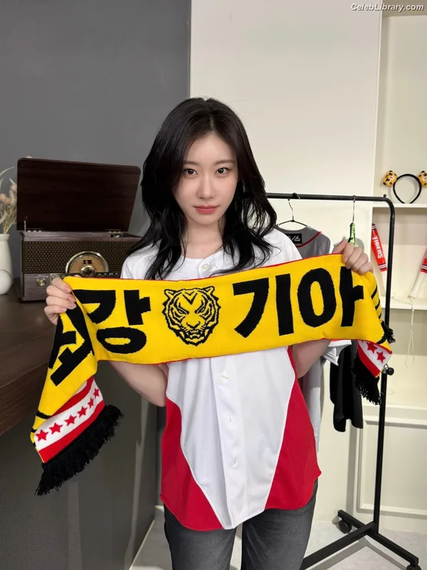 Chaeryeong - ITZY (채령) photo 19 of 660