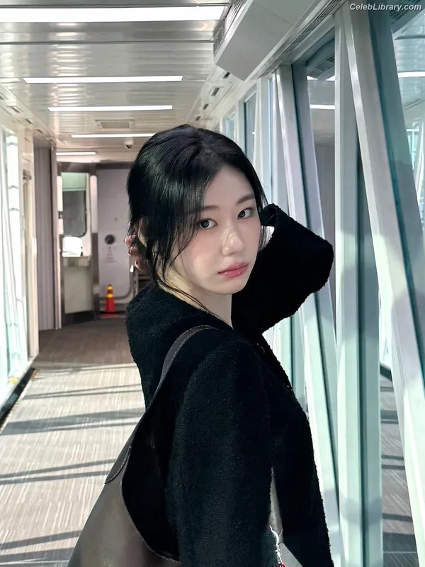 Chaeryeong - ITZY (채령) photo 2 of 660