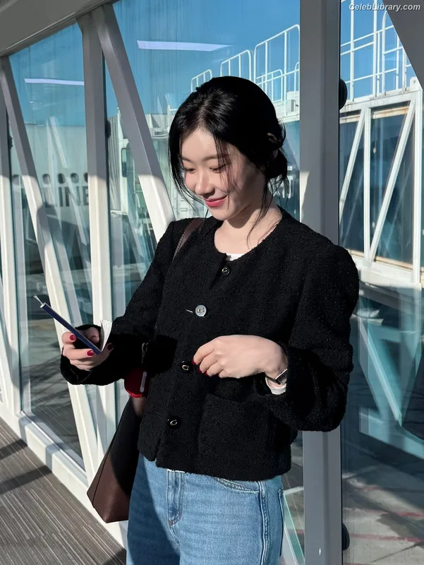 Chaeryeong - ITZY (채령) photo 3 of 660