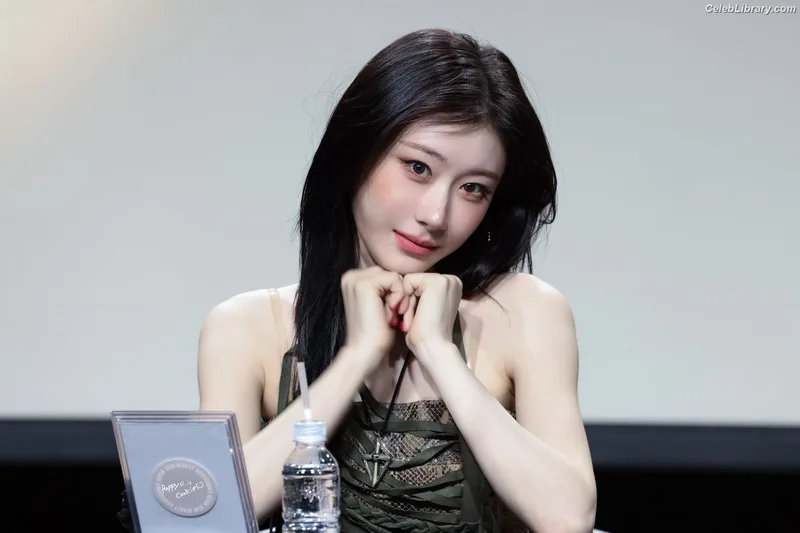 Chaeryeong - ITZY (채령) photo 11 of 660