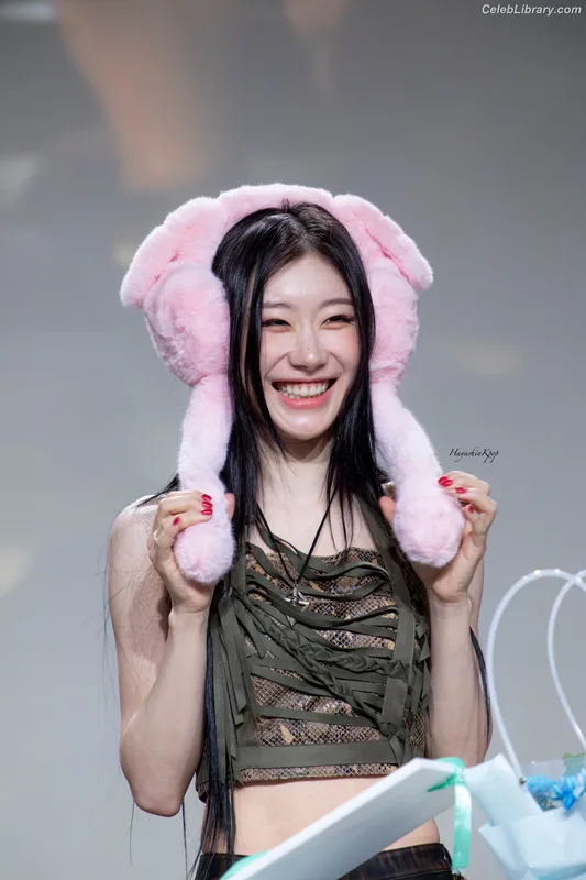 Chaeryeong - ITZY (채령) photo 14 of 660