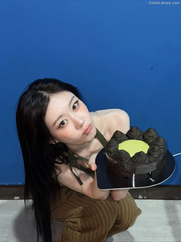 Chaeryeong - ITZY (채령) photo 16 of 660