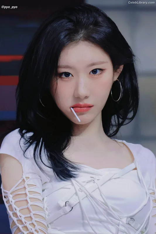 Chaeryeong - ITZY (채령) photo 20 of 660