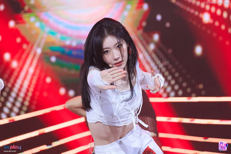 Chaeryeong - ITZY (채령) photo 22 of 660