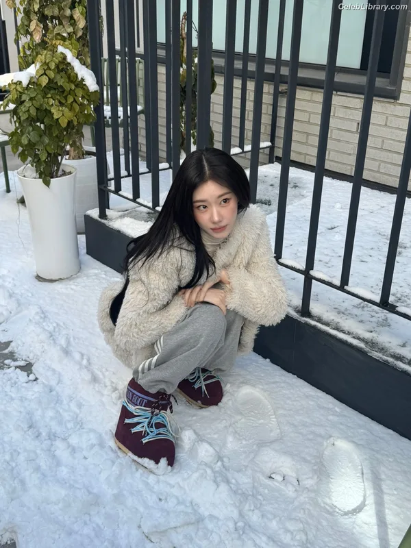 Chaeryeong - ITZY (채령) photo 7 of 660