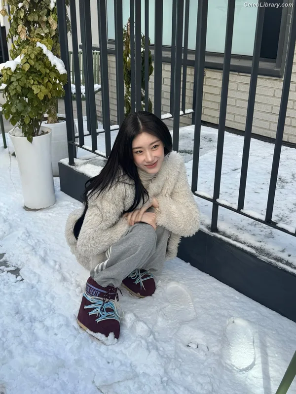 Chaeryeong - ITZY (채령) photo 9 of 660