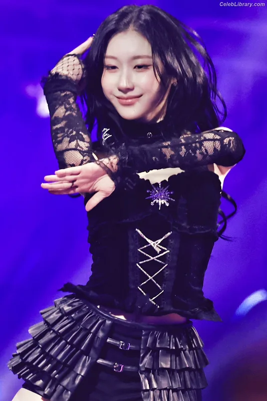 Chaeryeong - ITZY (채령) photo 18 of 660