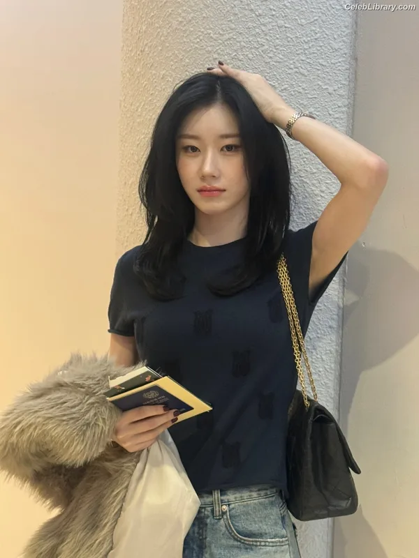 Chaeryeong - ITZY (채령) photo 6 of 660