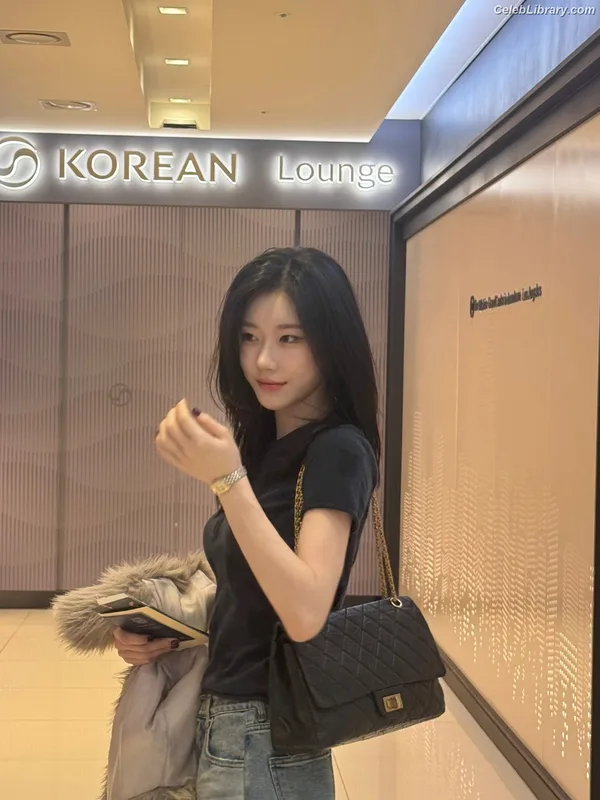 Chaeryeong - ITZY (채령) photo 8 of 660