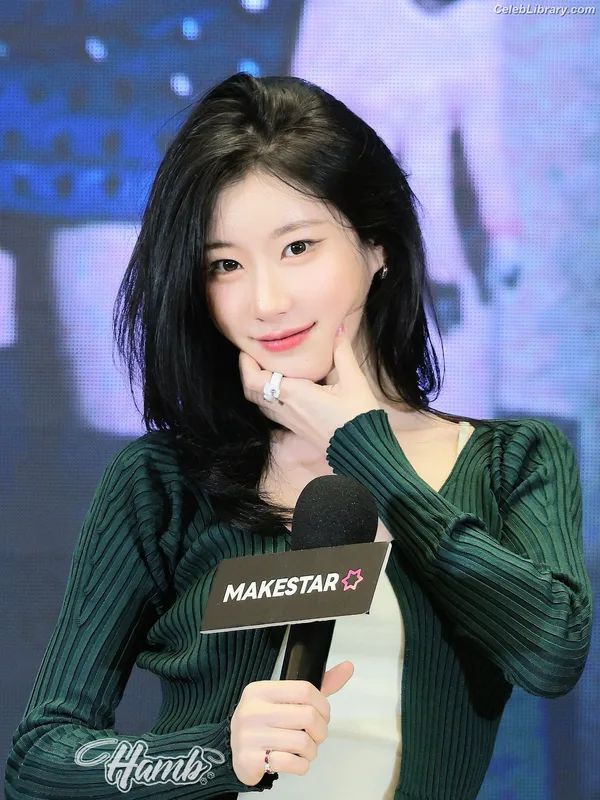 Chaeryeong - ITZY (채령) photo 11 of 660