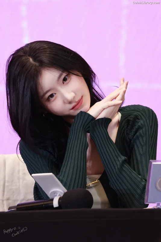 Chaeryeong - ITZY (채령) photo 12 of 660