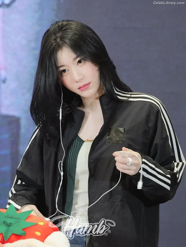 Chaeryeong - ITZY (채령) photo 16 of 660