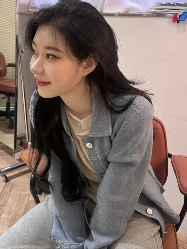 Chaeryeong - ITZY (채령) photo 21 of 660