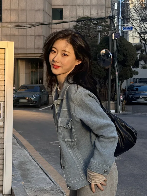 Chaeryeong - ITZY (채령) photo 23 of 660