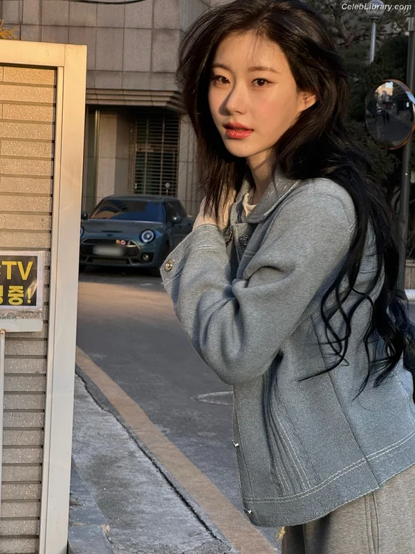 Chaeryeong - ITZY (채령) photo 24 of 660