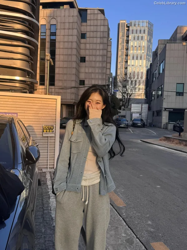 Chaeryeong - ITZY (채령) photo 3 of 660