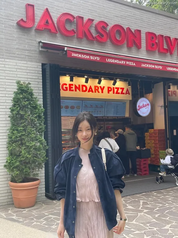 Chaeryeong - ITZY (채령) photo 7 of 660