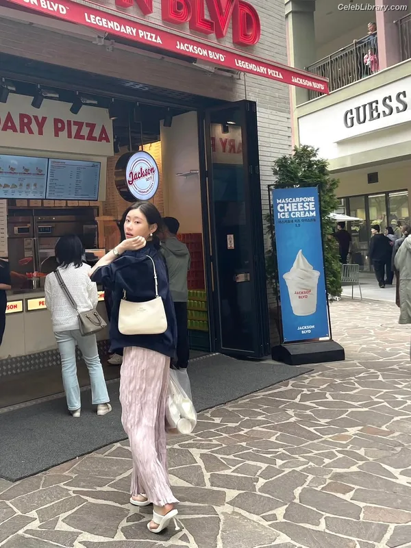 Chaeryeong - ITZY (채령) photo 8 of 660