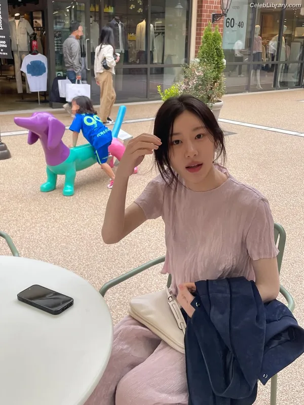 Chaeryeong - ITZY (채령) photo 11 of 660