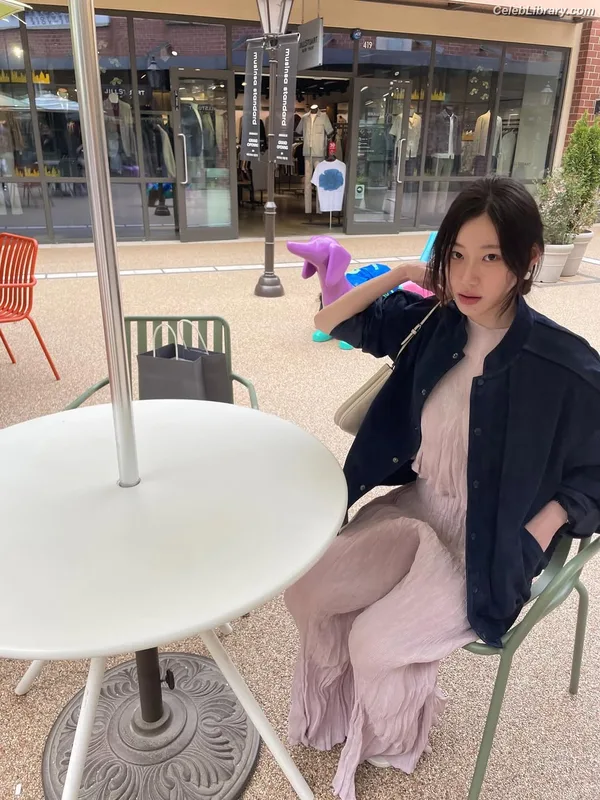 Chaeryeong - ITZY (채령) photo 13 of 660