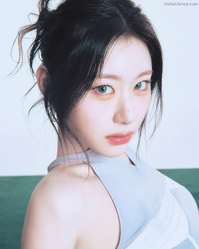 Chaeryeong - ITZY (채령) photo 14 of 660