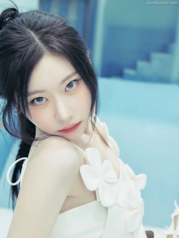 Chaeryeong - ITZY (채령) photo 2 of 660