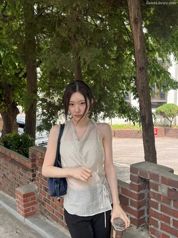 Chaeryeong - ITZY (채령) photo 5 of 660