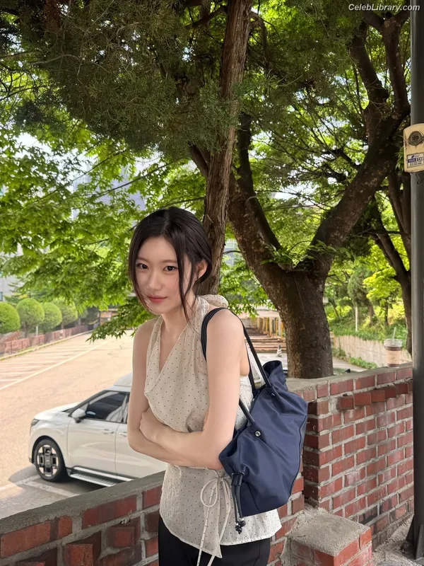 Chaeryeong - ITZY (채령) photo 7 of 660