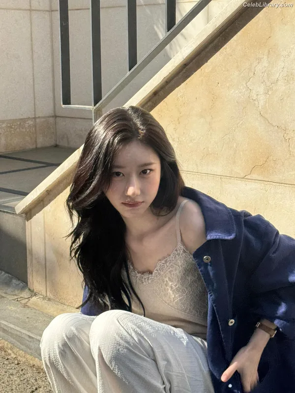 Chaeryeong - ITZY (채령) photo 7 of 660