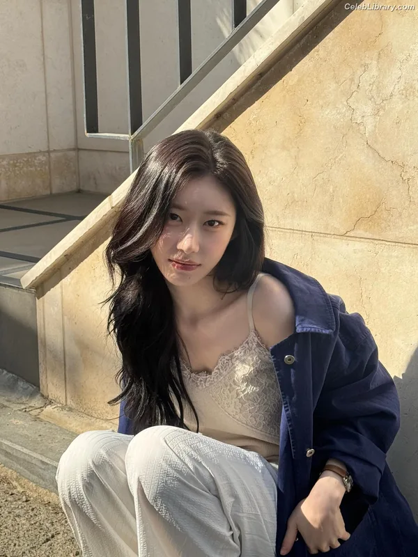 Chaeryeong - ITZY (채령) photo 9 of 660