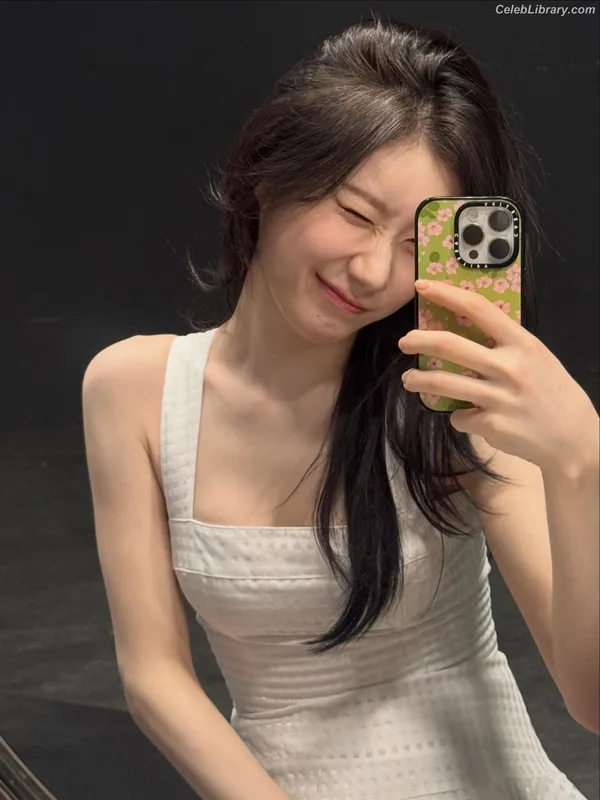 Chaeryeong - ITZY (채령) photo 12 of 660