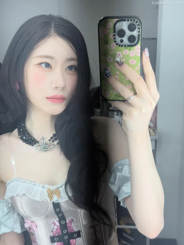 Chaeryeong - ITZY (채령) photo 16 of 660