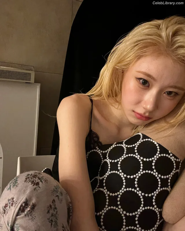 Chaeryeong - ITZY (채령) photo 2 of 660
