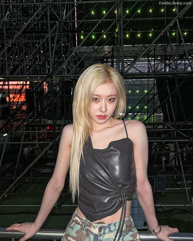 Chaeryeong - ITZY (채령) photo 7 of 660