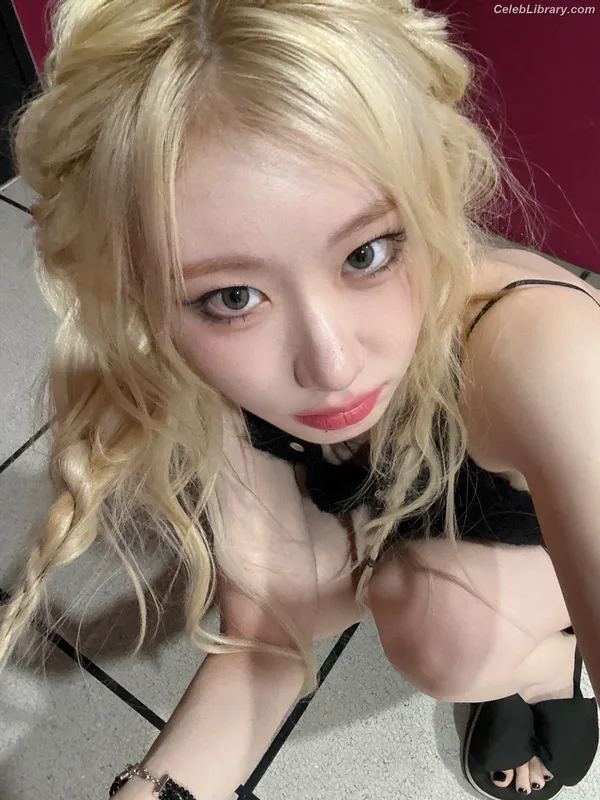 Chaeryeong - ITZY (채령) photo 10 of 660