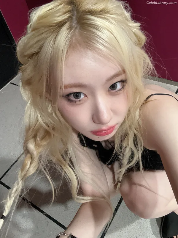 Chaeryeong - ITZY (채령) photo 11 of 660