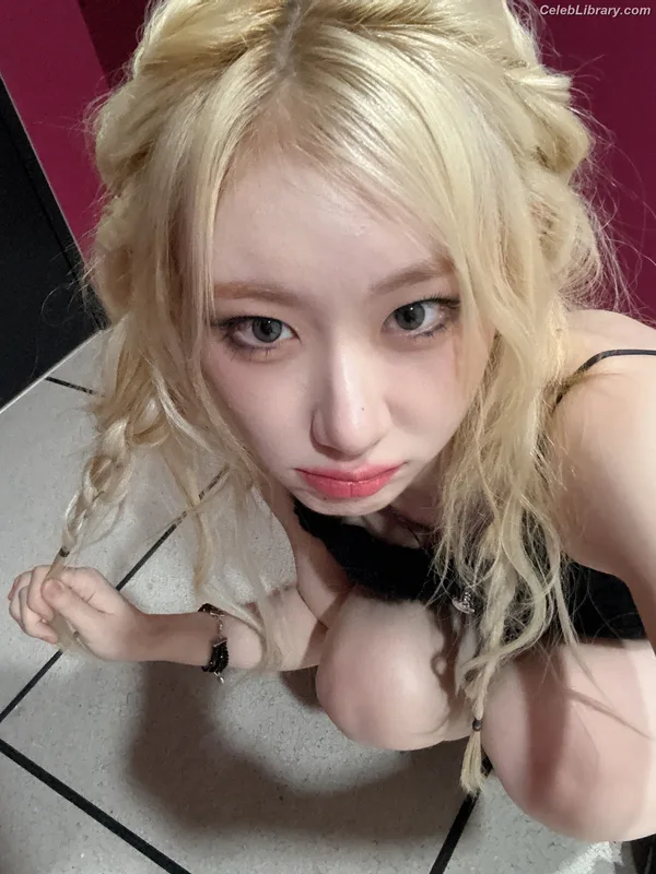 Chaeryeong - ITZY (채령) photo 13 of 660