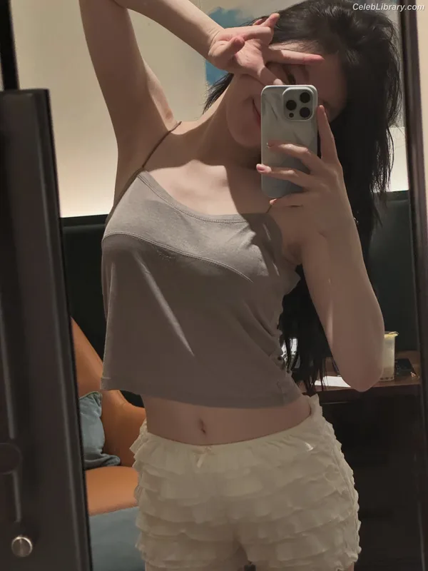 Chaeryeong - ITZY (채령) photo 1 of 660
