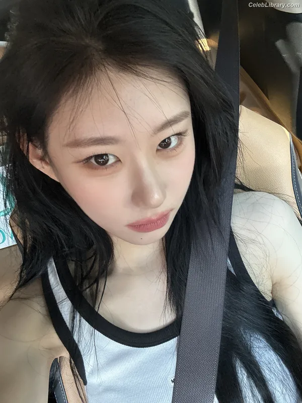 Chaeryeong - ITZY (채령) photo 7 of 660