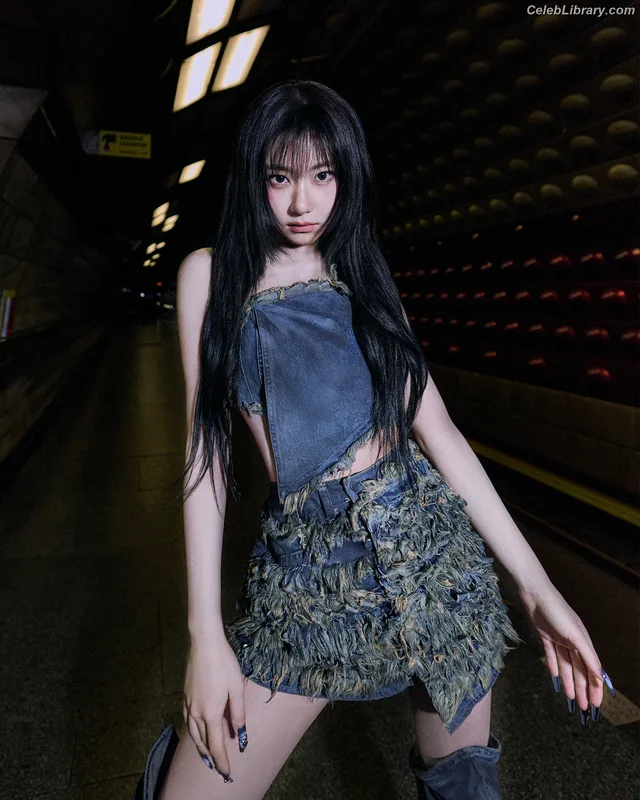 Chaeryeong - ITZY (채령) photo 15 of 660