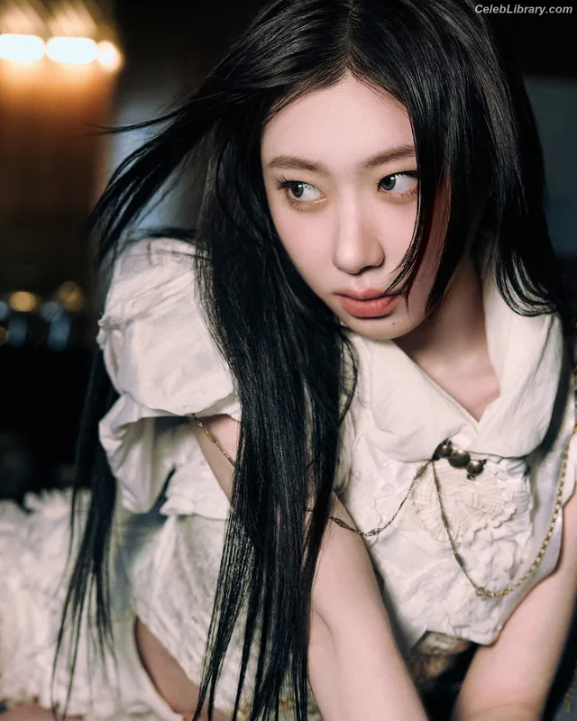 Chaeryeong - ITZY (채령) photo 16 of 660