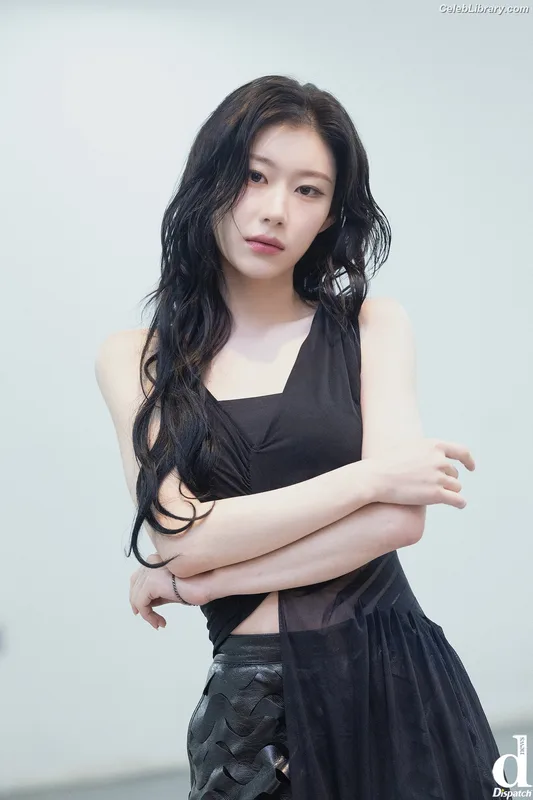 Chaeryeong - ITZY (채령) photo 3 of 660