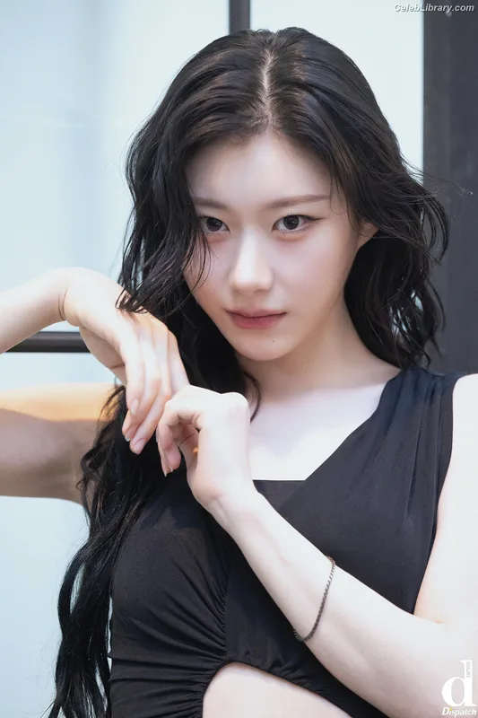 Chaeryeong - ITZY (채령) photo 4 of 660