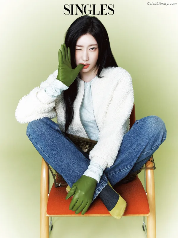 Chaeryeong - ITZY (채령) photo 13 of 660