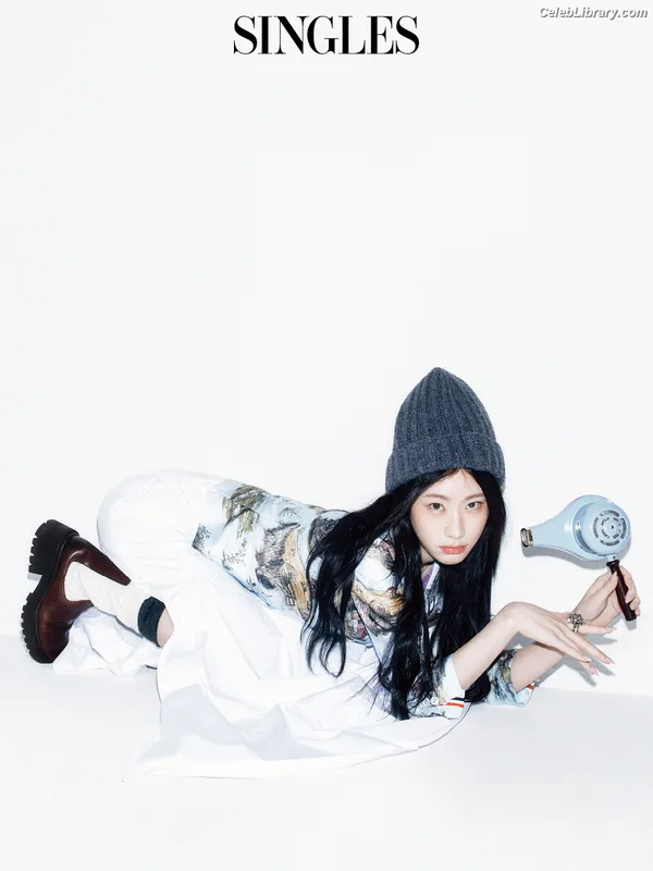 Chaeryeong - ITZY (채령) photo 15 of 660