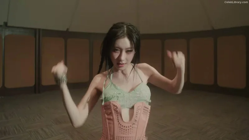 Chaeryeong - ITZY (채령) photo 17 of 660