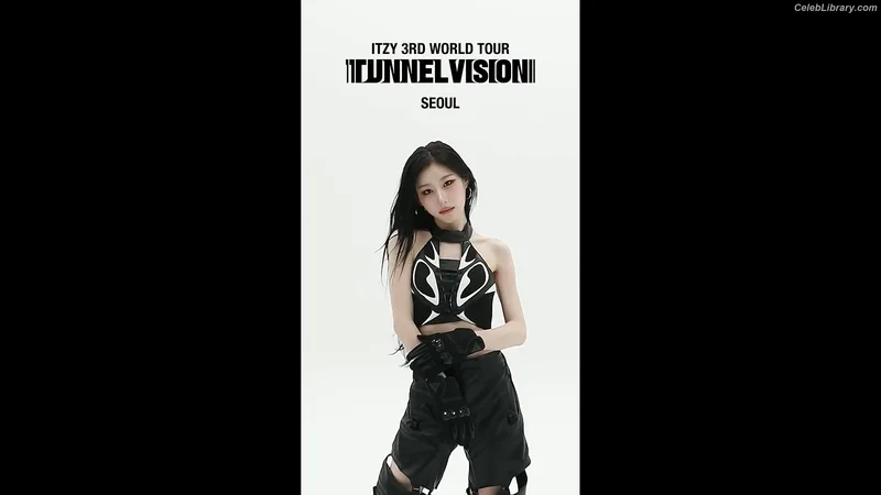 Chaeryeong - ITZY (채령) photo 9 of 660