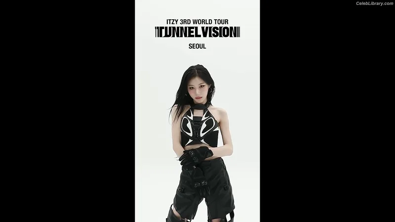 Chaeryeong - ITZY (채령) photo 11 of 660